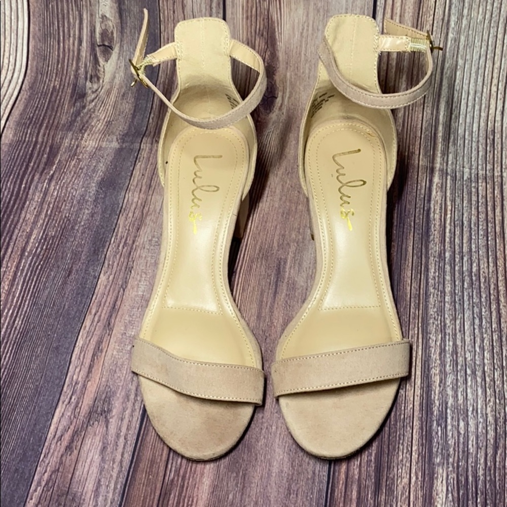 LULU’S NUDE BLOCK HEELS